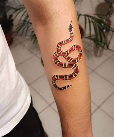 gucci snake tat|why does gucci use snake.